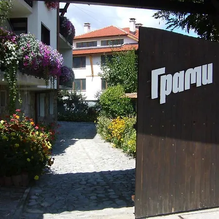 Hotell Grami 3*
