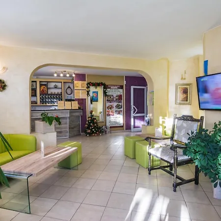Hotel Grami 3*