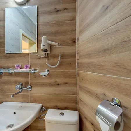 Hotel Grami 3*